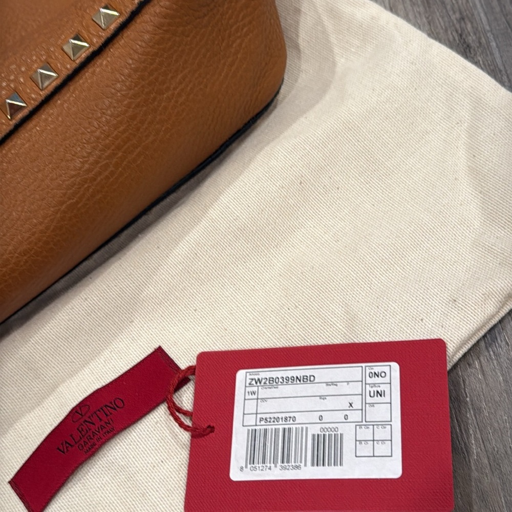 Valentino Garavani ROCKSTUD CALFSKIN HOBO BAG Light Cuir Tobacco Brown Crossbody - Picture 9 of 16